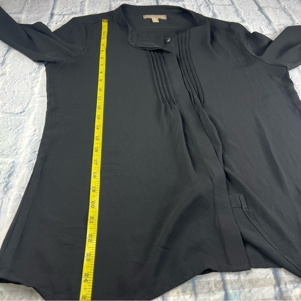 Banana republic blouse, basic essentials, long sleeved, pleated, full button, M - Picture 5 of 9